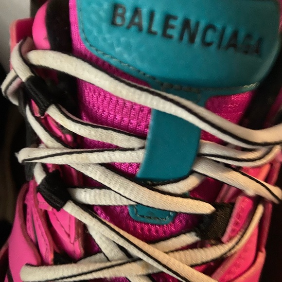 542436 W1GC1 1050
TRACK SNEAKER
DOUBLE PERF.MESH/FABRIC - Picture 9 of 10